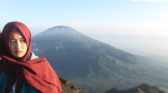 Puisi : Tak Mampu Mengubur