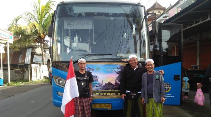 Rombongan IKSASS Rayon Tabanan Hadiri Haul Mejemuk