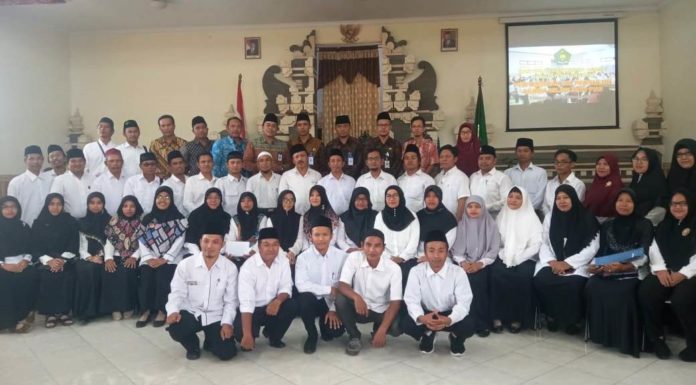 Kemenag Tabanan Serahkan SK Penyuluh Agama Islam Non PNS