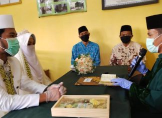 Terharu, Nikah Di KUA Tanpa Undang Teman Temanya Suasana Covid-19