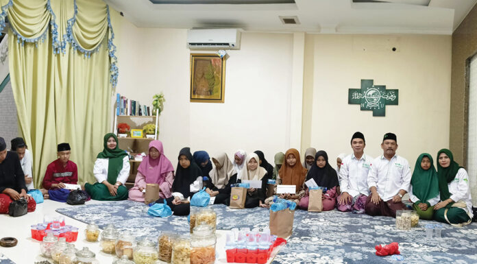 santunan kado anak yatim Lazisnu Tabanan