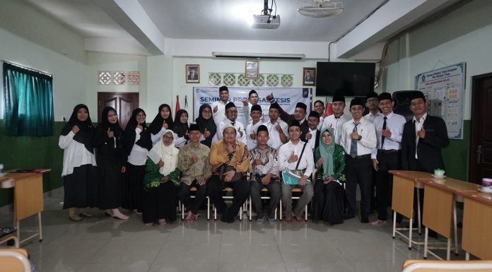 Mahasiswa Beasiswa PERGUNU Bali Unjuk Kemampuan dalam Seminar Proposal Tesis Seminar Proposal Tesis