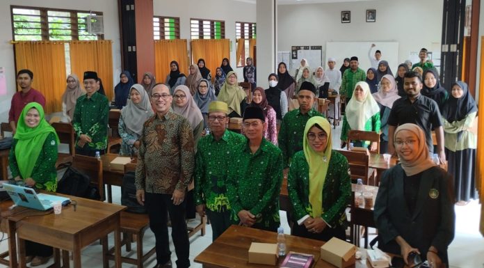 Hari Guru Nasional 2024: Tantangan dan Solusi Pendidikan Era Digital untuk Generasi Z Seminar Hari Guru Nasional