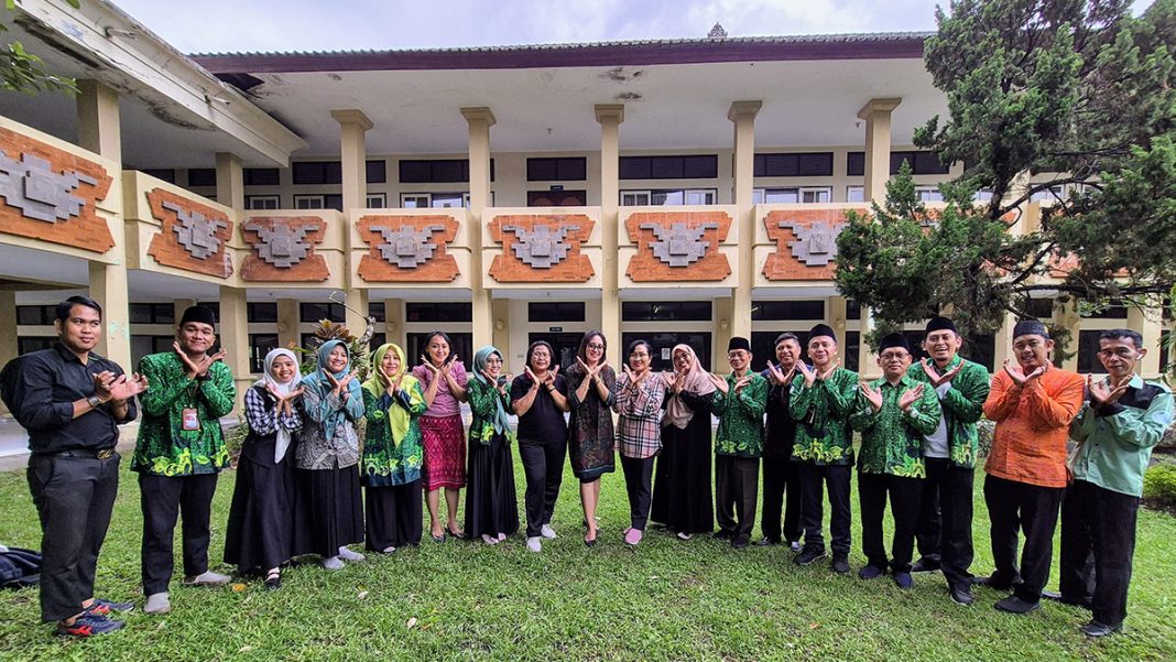 Sinergi antara BAN PDM dan PERGUNU Bali Sinergi antara BAN PDM dan PERGUNU Bali